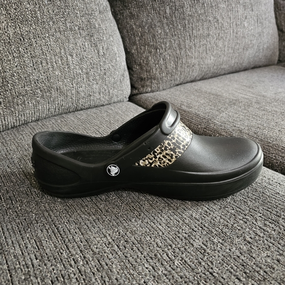 Crocs W/ Animal Print Strip - Picture 5 of 15
